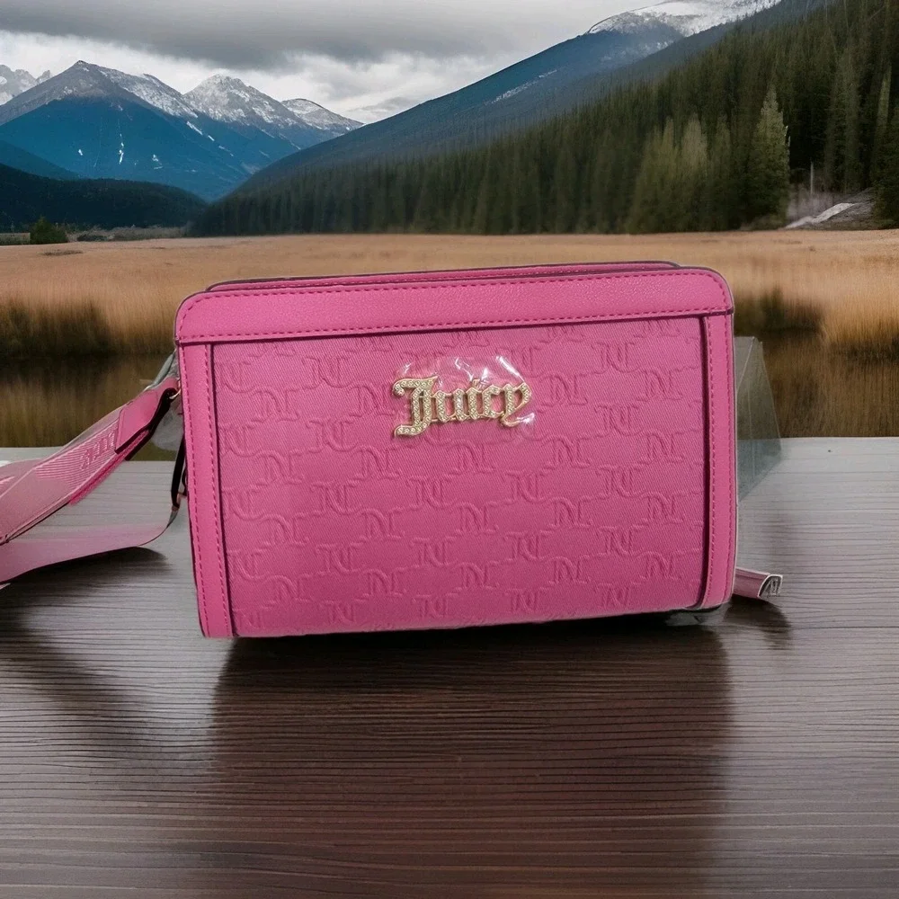 NEW! Juicy Couture Pink PINK BLANK CANVAS Frame Pouch Wristlet Large‎ Strap Chic